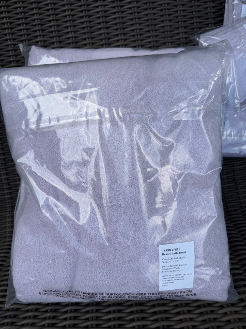 Frontgate Resort Bath Towel Set - NWT - Picture 9 of 16